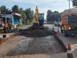 Polemik Jalan Rusak di Jepara: Kecelakaan dan Banjir Memicu Keluhan Warga, Perbaikan Masih Tunggu Tender