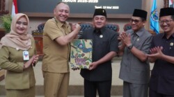 Wali Kota Tegal Serahkan Dokumen Rancangan Perda RPJMD Kota Tegal 2025-2029