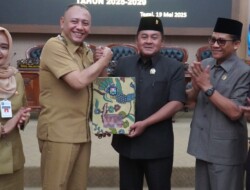 Wali Kota Tegal Serahkan Dokumen Rancangan Perda RPJMD Kota Tegal 2025-2029