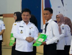Bupati Ischak Serahkan SK Pengangkatan 294 CPNS Pemerintah Kabupaten Tegal
