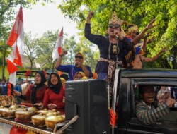 Kirab Pusaka Tombak Kyai Plered dan Parade Ageng Hasil Bumi, Semarakan Hari Jadi ke-424 Kabupaten Tegal