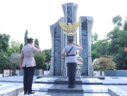 Polres Jepara Ziarah dan Tabur Bunga di TMP Giri Dharma Sambut Hari Bhayangkara ke-79