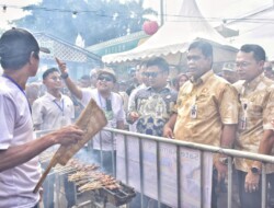 Aroma Sate Serbu Alun-Alun Slawi, 12 Ribu Tusuk Ludes pada Festival Sate Tegal 2025