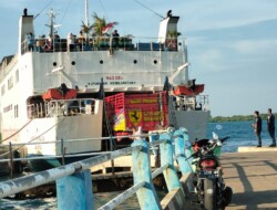 Gelombang Tinggi Lumpuhkan Total Pelayaran Jepara–Karimunjawa, Keselamatan Jadi Prioritas