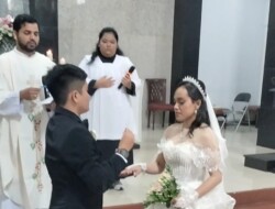 Valentine di Altar Cinta: Sakramen Suci Mengikat Alfon dan Ella dalam Berkat Abadi